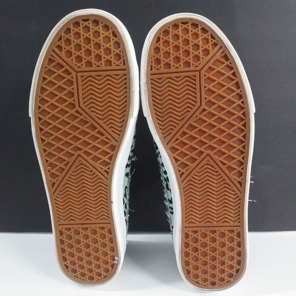 Green Leopard Distressed Pull On Sneakers Nice! - Picture 8 of 8